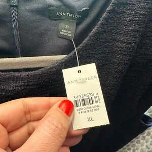 NEW w/tags:  Ann Taylor textured top XL navy